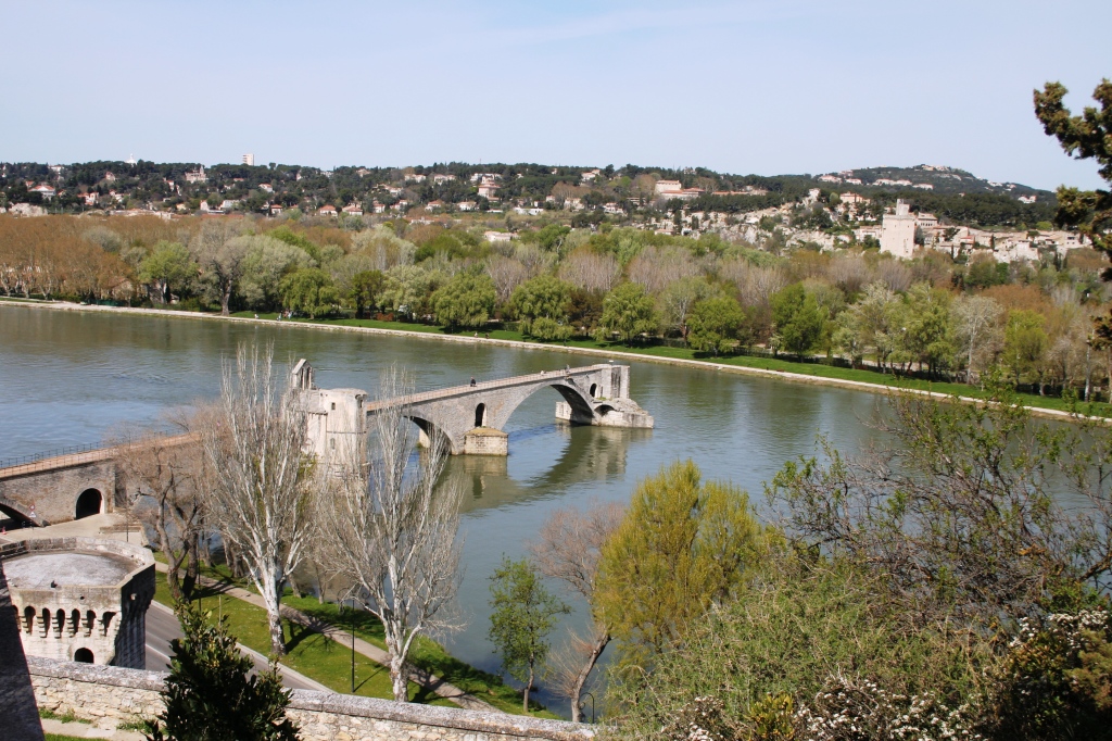 Avignon - a Rhone folyĂł tĂ¶rtĂ©nelmi vĂˇrosa -- VitorlĂˇs hajĂłval Elba, Korzika szigetĂ©rĹ‘l a Balatonra